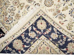 Ivory Floral 5x8 Indo-Nain Oriental Rug