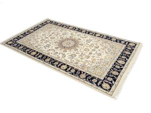 Ivory Floral 5x8 Indo-Nain Oriental Rug
