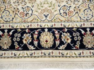 Ivory Floral 5x8 Indo-Nain Oriental Rug