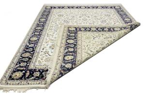 Cream Floral 9x12 Indo-Nain Oriental Rug