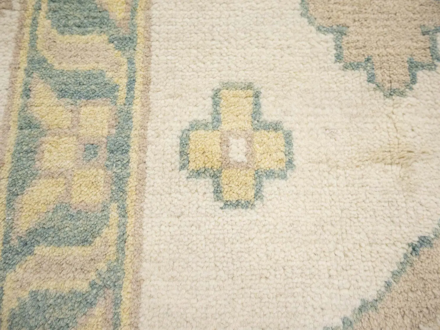 Muted Ivory Floral 12x18 Oushak Oriental Rug