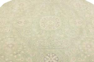 Muted Light Green Floral Transitional 8x8 Oriental Round Rug