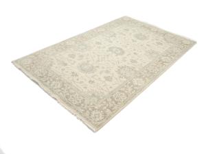 Muted Ivory Floral 5x8 Oushak Chobi Oriental Rug