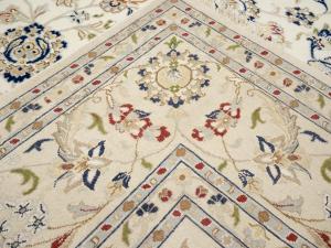 8'10 X 12'2 Indo-Nain Hand Knotted Floral Oriental Wool Rug