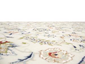Cream Floral 8x8 Indo-Nain Oriental Square Rug