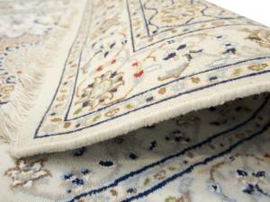 Cream Floral 2'8x4'1 Indo-Nain Oriental Rug