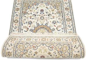 Cream Floral 2'8x4'1 Indo-Nain Oriental Rug