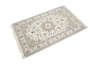 Cream Floral 2'8x4'1 Indo-Nain Oriental Rug