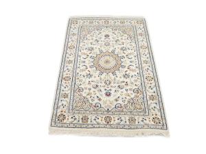Cream Floral 2'8x4'1 Indo-Nain Oriental Rug