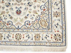 Cream Floral 2'8x4'1 Indo-Nain Oriental Rug