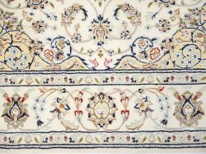 Cream Floral 5x5 Indo-Nain Oriental Square Rug