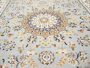Light Blue Floral 5X8 Indo-Nain Oriental Rug