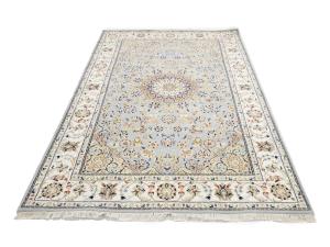 Light Blue Floral 5X8 Indo-Nain Oriental Rug