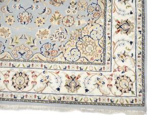 Light Blue Floral 5X8 Indo-Nain Oriental Rug