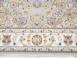 Light Blue Floral 5X8 Indo-Nain Oriental Rug