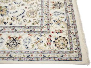 8'8 X 12'2 Hand Knotted Cream Floral Indo-Nain Wool Rug