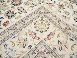 8'8 X 12'2 Hand Knotted Cream Floral Indo-Nain Wool Rug
