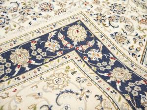 Cream Floral 5x7 Indo-Nain Oriental Area Rug