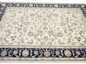 Cream Floral 5x7 Indo-Nain Oriental Area Rug
