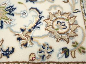 Cream Floral 5x7 Indo-Nain Oriental Area Rug