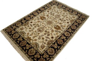 Cream & Charcoal Floral 4X6 Indo-Kashan Oriental Rug