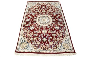 Wine Red Floral 4X6 Indo-Nain Oriental Rug