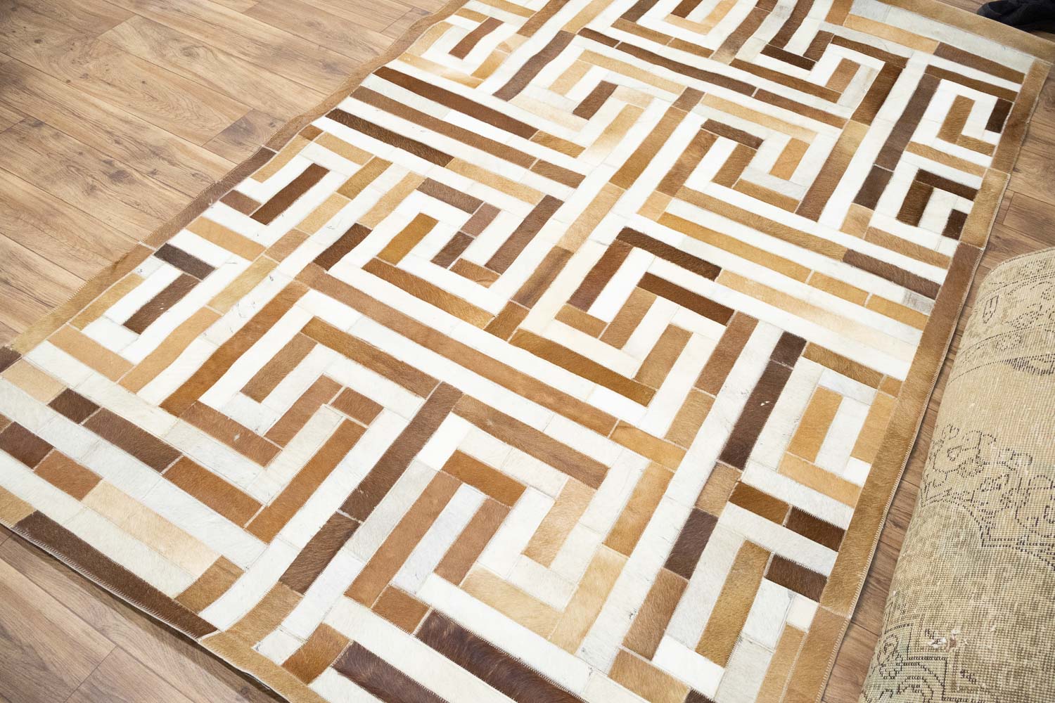 Brown Beige Cowhide 5X8 Modern Leather Rug - Image 9