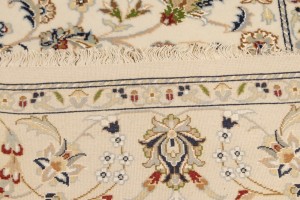 Cream Floral 5X7 Indo-Nain Oriental Rug