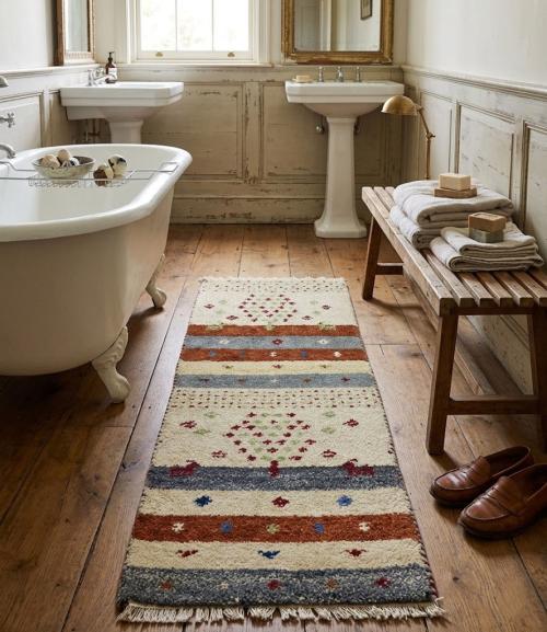 1'4 x 3'11 Hand Knotted Indo-Gabbeh Oriental Wool Rug