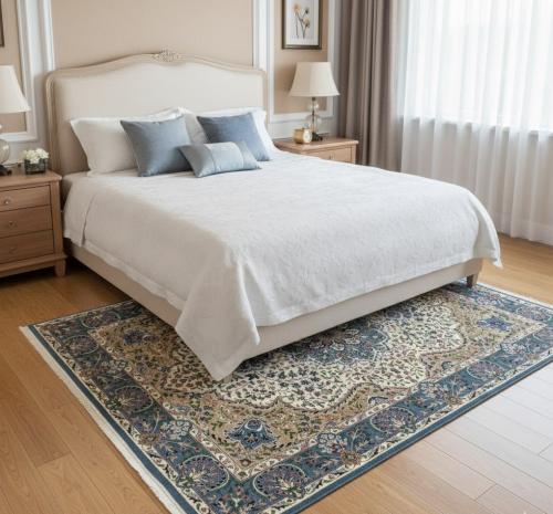 Cream & Blue Floral 6'5X9'2 Kirman Oriental Rug