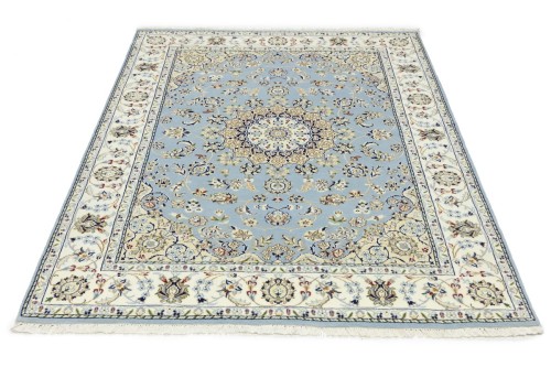 Light Blue-gray Floral 5X7 Indo-Nain Oriental Rug