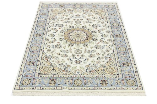 Cream Floral 4X6 Indo-Nain Oriental Rug