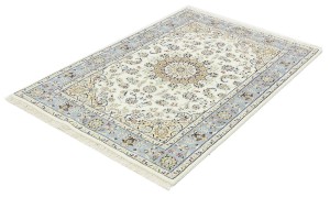 Cream Floral 4X6 Indo-Nain Oriental Rug