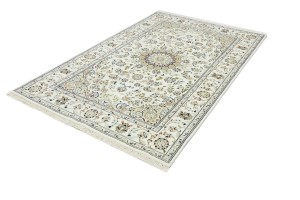 Cream Floral 5X8 Indo-Nain Oriental Rug