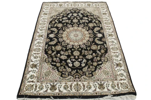 Black Floral 3'5X5'5 Indo-Nain Oriental Rug
