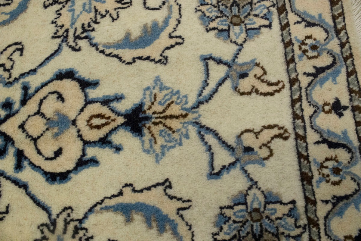 Cream Floral Classic 2'3X4'6 Nain Persian Rug
