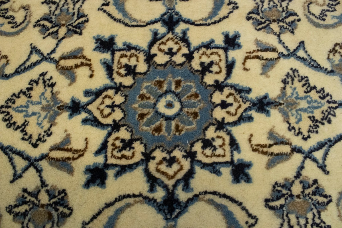Cream Floral Classic 2'2X4'6 Nain Persian Rug