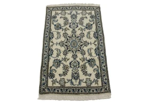 Cream Floral Classic 2'5X4'3 Nain Persian Rug