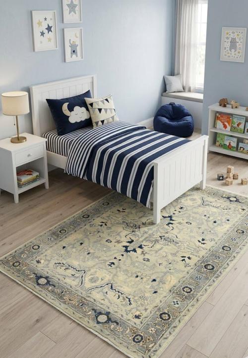 Muted Gray Geometric 4X6 Heriz Serapi Oriental Rug