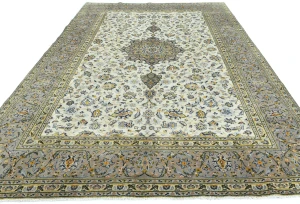 Vintage Cream Traditional Floral 8x11 Kashan Persian Rug