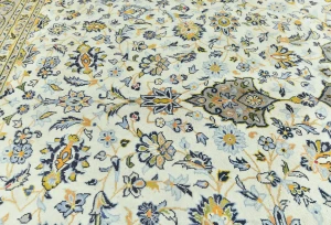 Vintage Cream Traditional Floral 8x11 Kashan Persian Rug