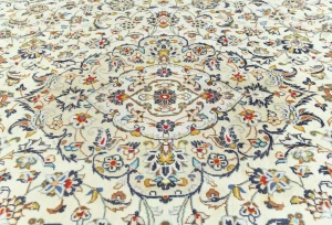 Vintage Cream Traditional Floral 8x11 Kashan Persian Rug