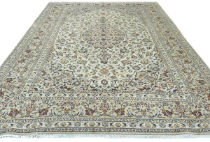 Vintage Cream Traditional Floral 8x11 Kashan Persian Rug