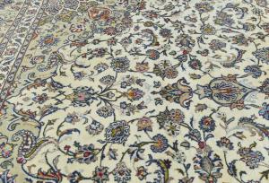 Vintage Cream Traditional 8x11 Kashan Persian Rug