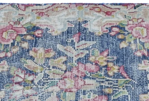 Semi Antique Muted Floral 1'5X1'6 Distressed Oriental Square Rug