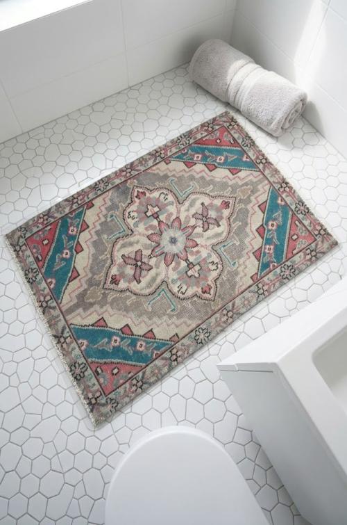 Semi Antique Muted Floral 1'8X2'4 Distressed Oriental Rug