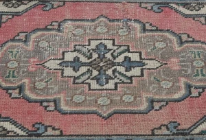 Semi Antique Muted Light Red Floral 1'7X2'7 Distressed Oriental Rug