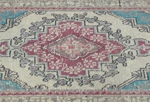 Semi Antique Muted Cream Floral 1'6X2'5 Distressed Oriental Rug