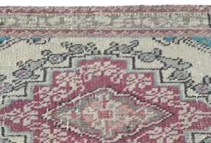 Semi Antique Muted Cream Floral 1'6X2'5 Distressed Oriental Rug