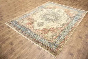9'6x12'7 Hand Knotted Muted Floral Classic Oriental Wool Rug